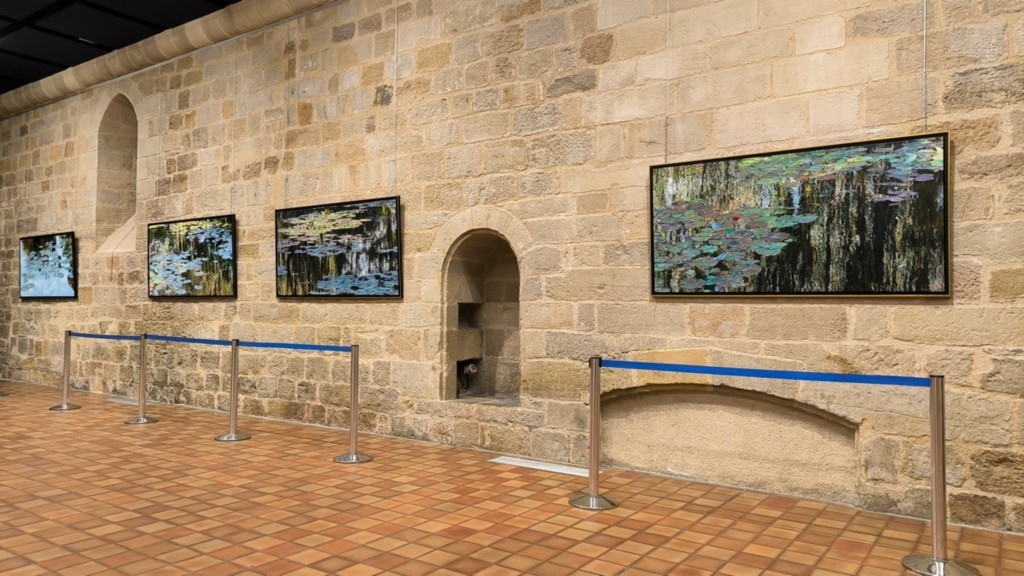 Nympheus Luminansis exhibition, Water Lilies of Light - Figeac, artist Laurence Saunois - paintings
