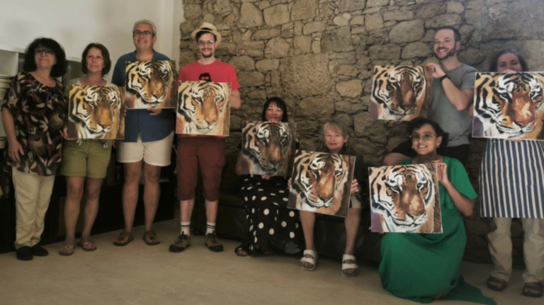 Stage de peinture à l'huile : Maître de stage Laurence Saunois avec les élèves
