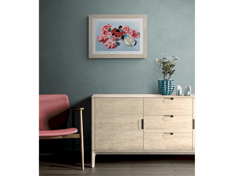 Tableau de fleurs et bourdon par la peintre Laurence Saunois