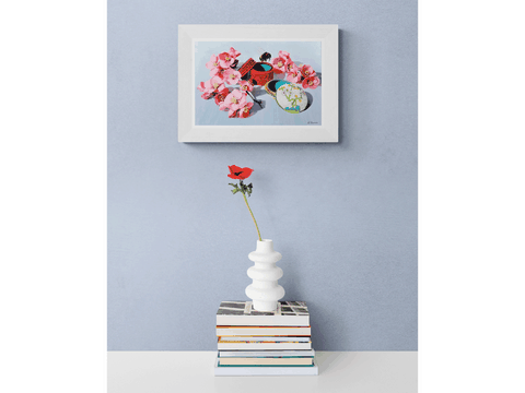 Tableau de fleurs roses et bourdon,  peintre Laurence Saunois