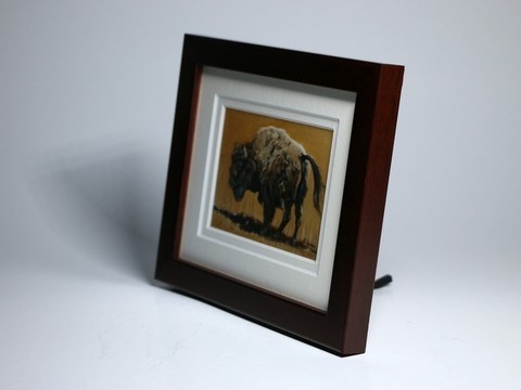 Peinture miniature encadrée de bison  : peintre animalier Laurence Saunois