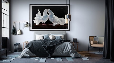 Tableau de pigeons blancs en situation par Laurence Saunois, peintre animalier