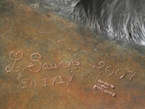 Sculpture d'un chien Terre Neuve couché (signature) : sculpteur Laurence Saunois
